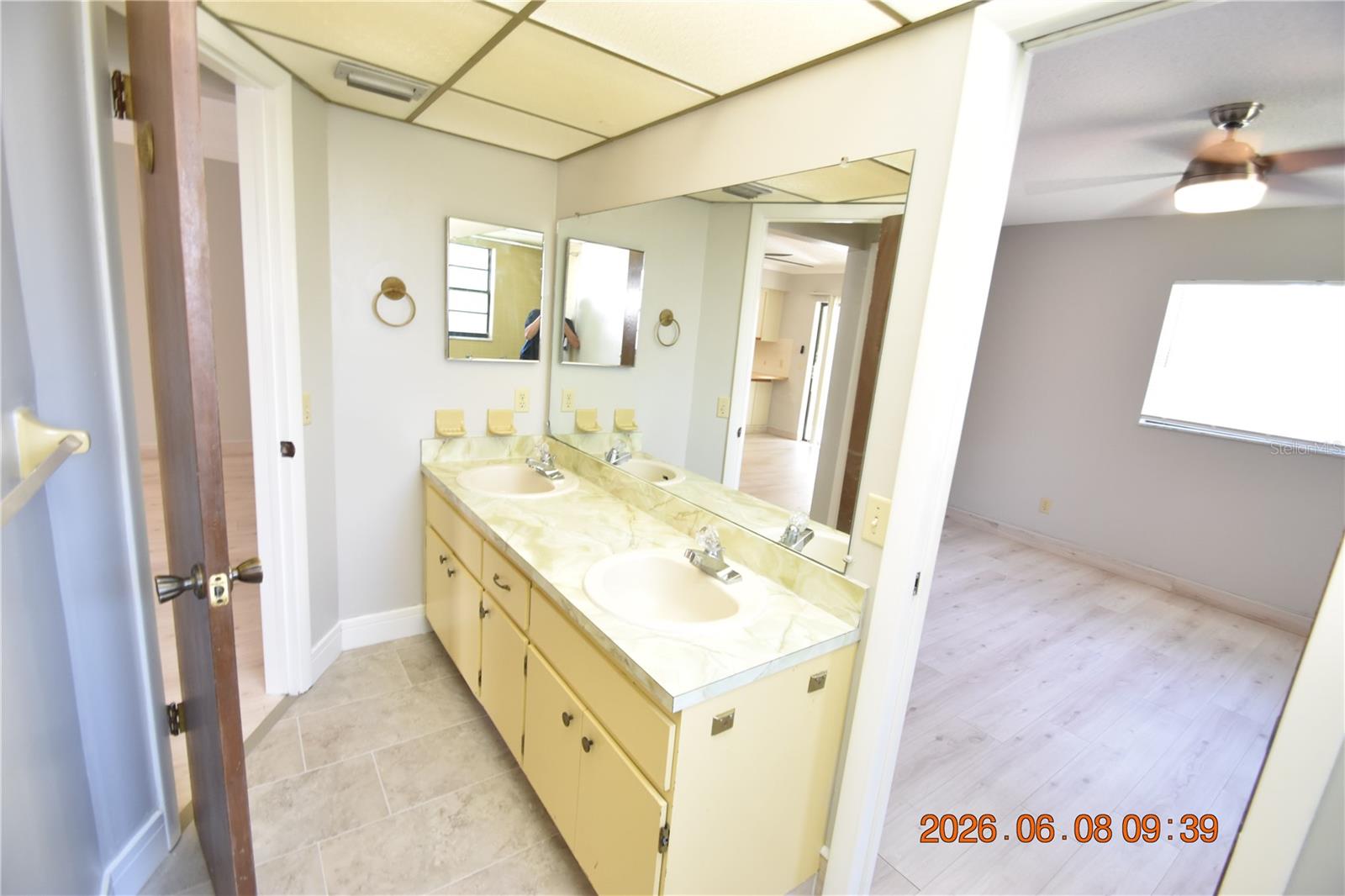 GOLDEN ACRES ESTATES - Residential Lease
