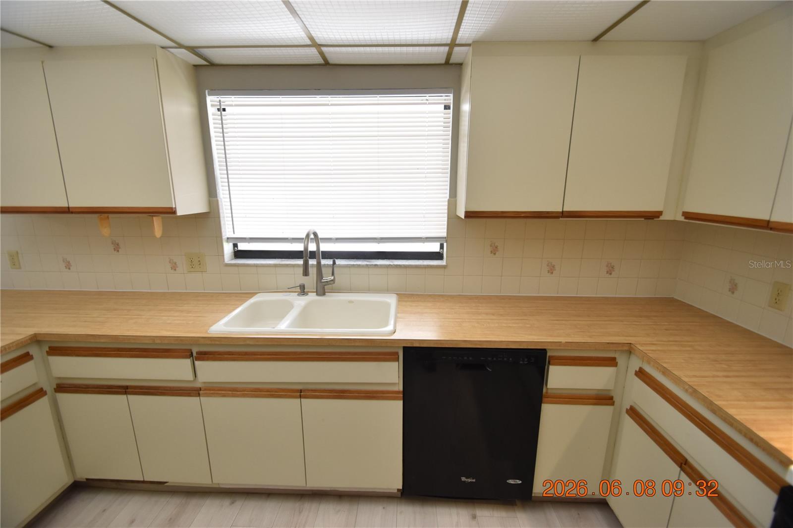 GOLDEN ACRES ESTATES - Residential Lease
