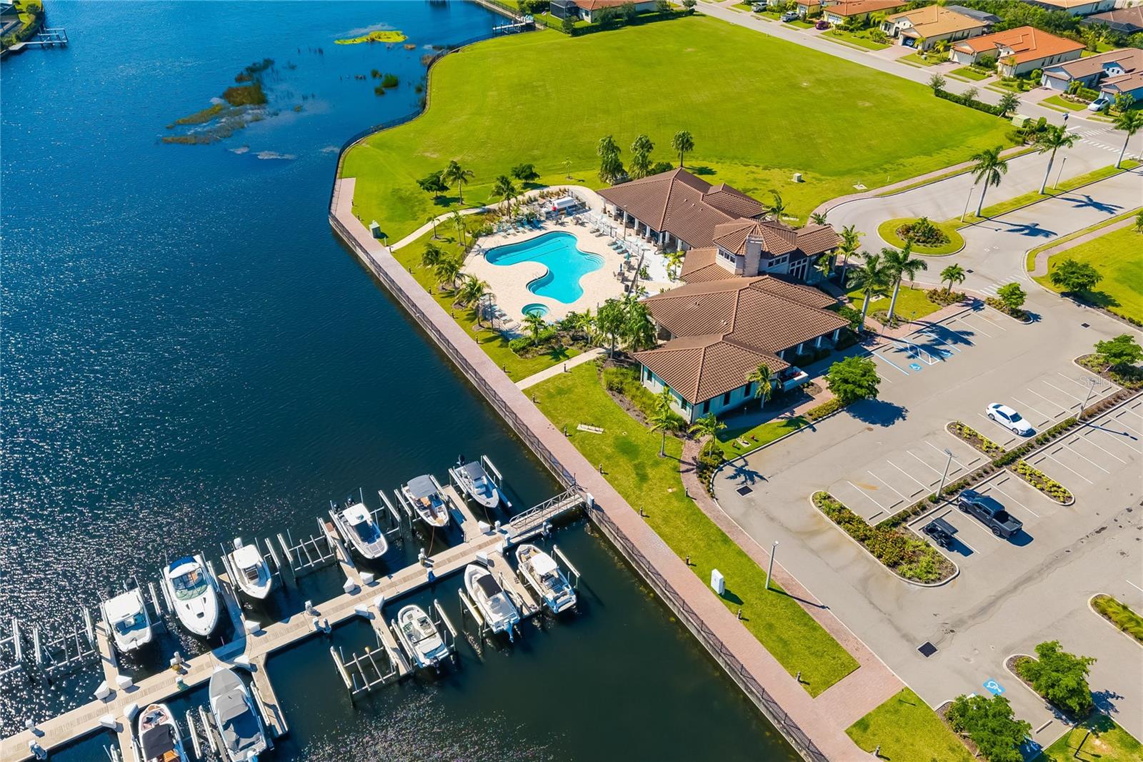 SANCTUARY COVE - Residential