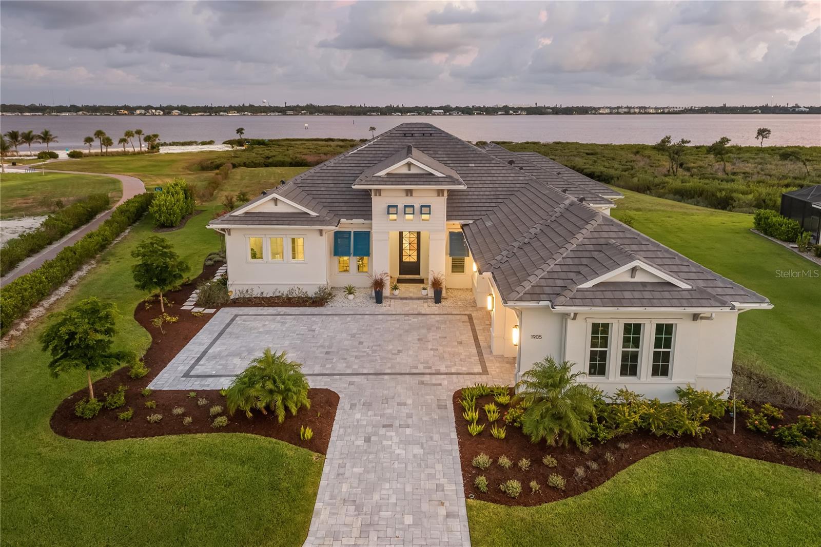 SANCTUARY COVE - Residential