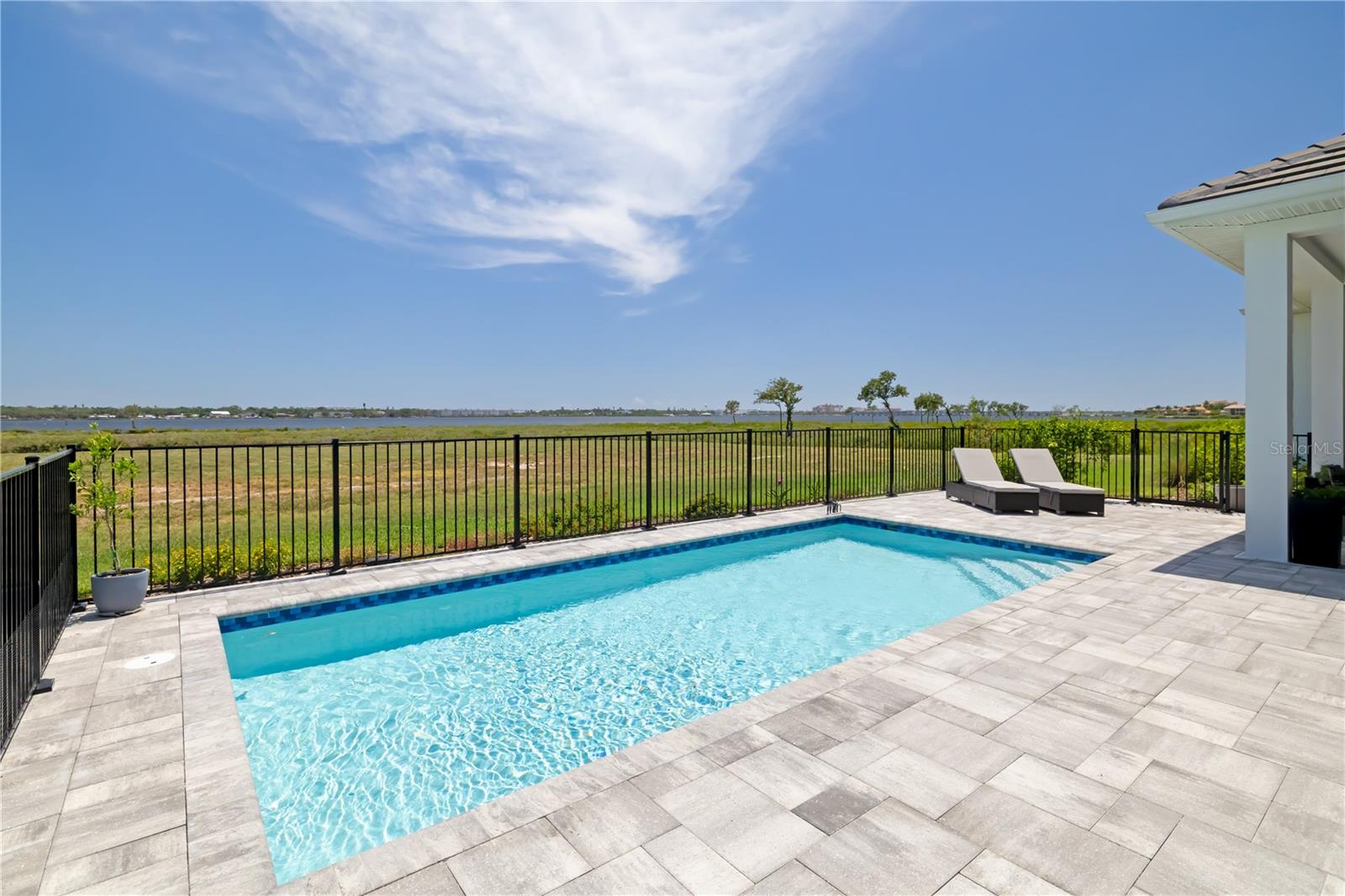 SANCTUARY COVE - Residential