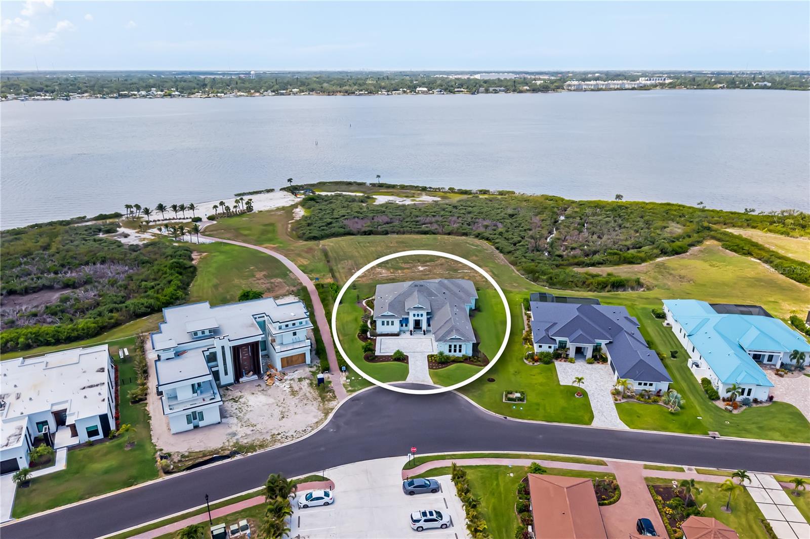 SANCTUARY COVE - Residential