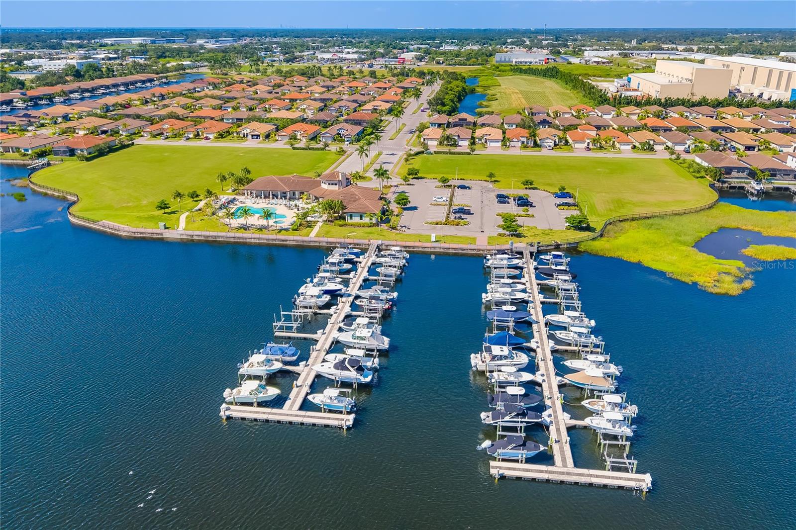 SANCTUARY COVE - Residential