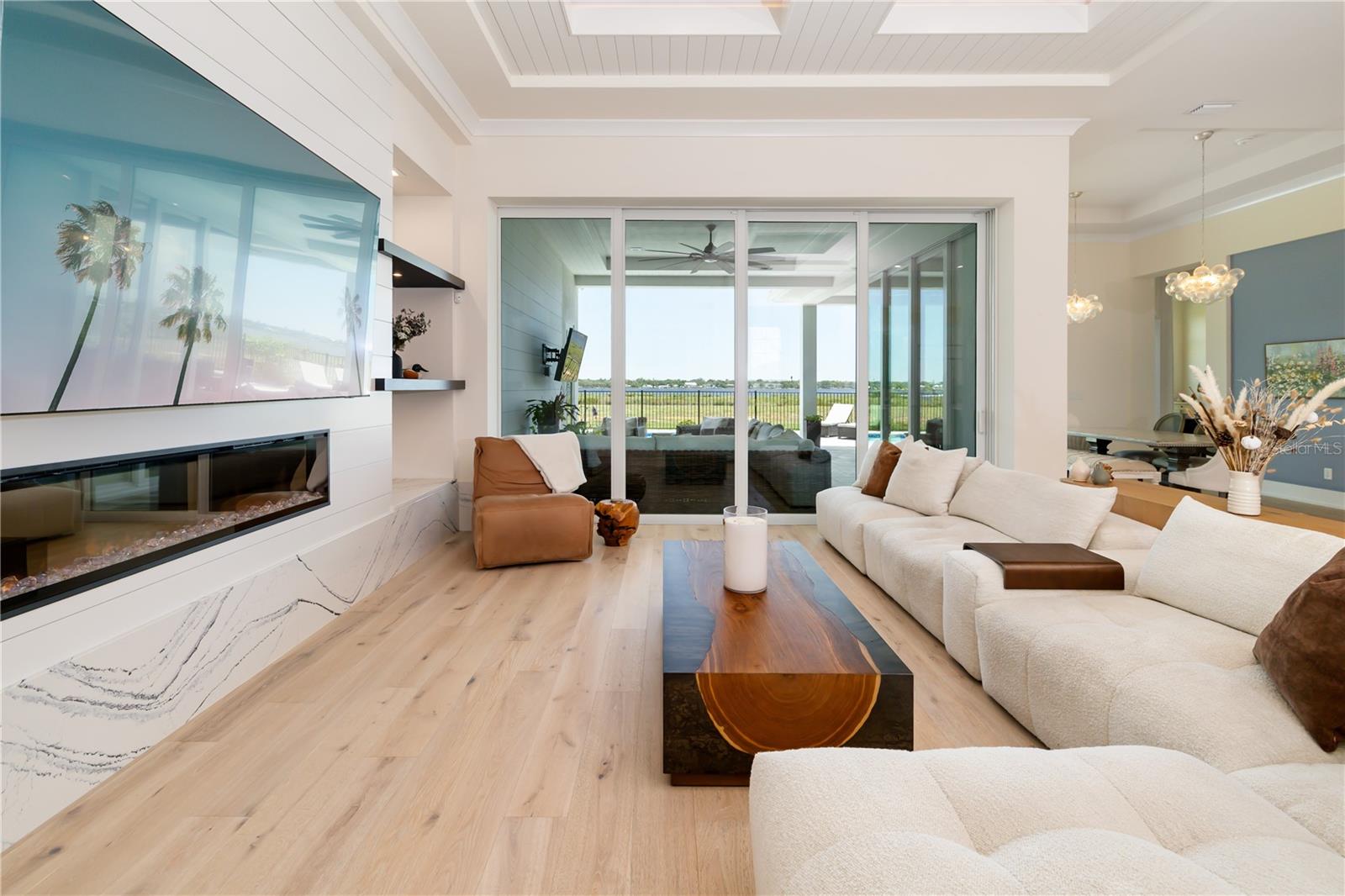 SANCTUARY COVE - Residential