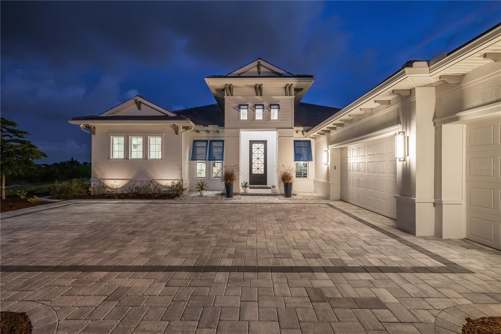 SANCTUARY COVE - Residential