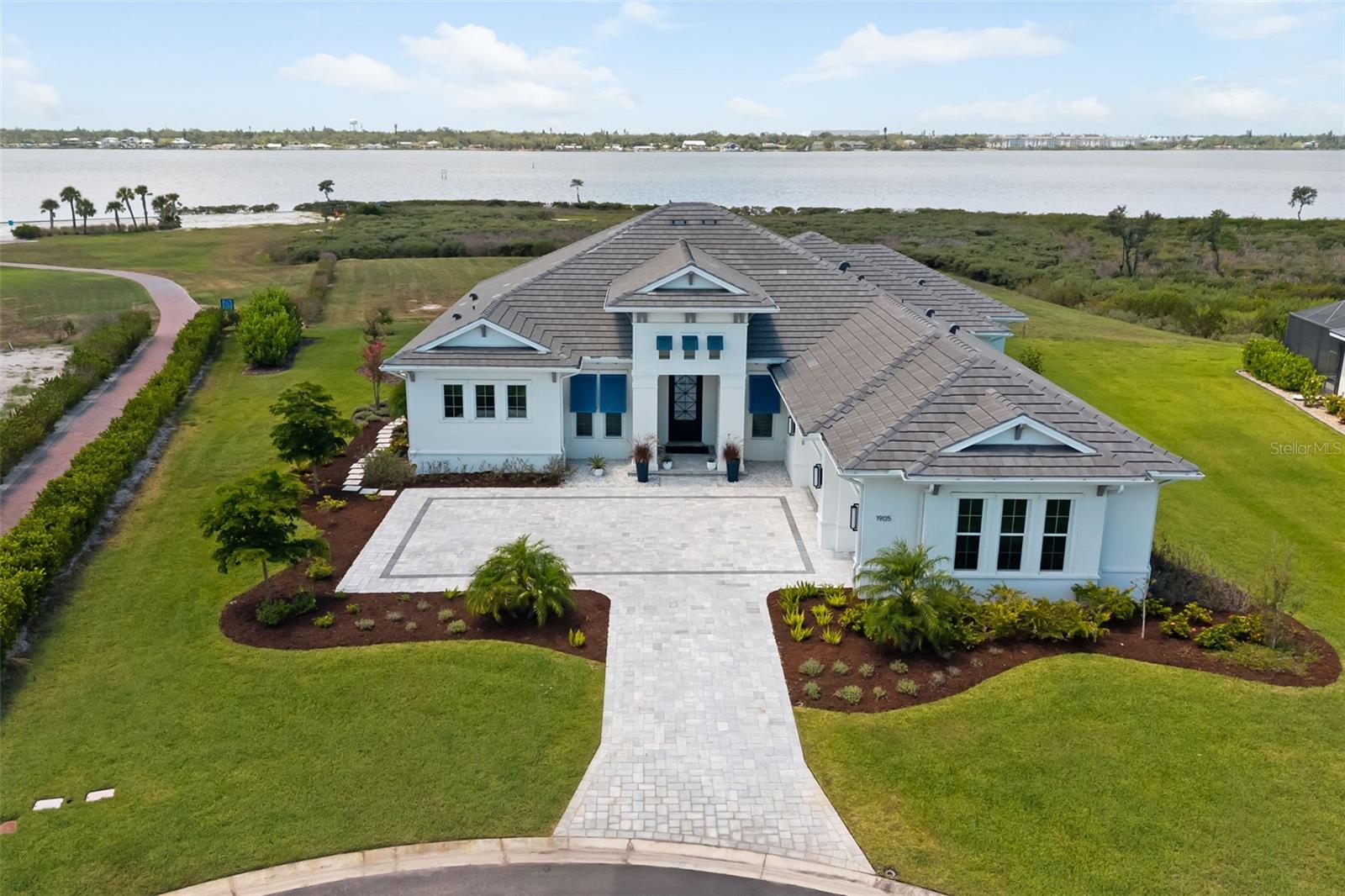 SANCTUARY COVE - Residential