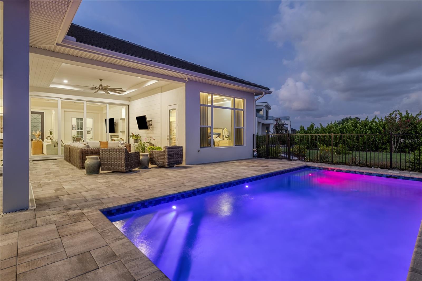 SANCTUARY COVE - Residential