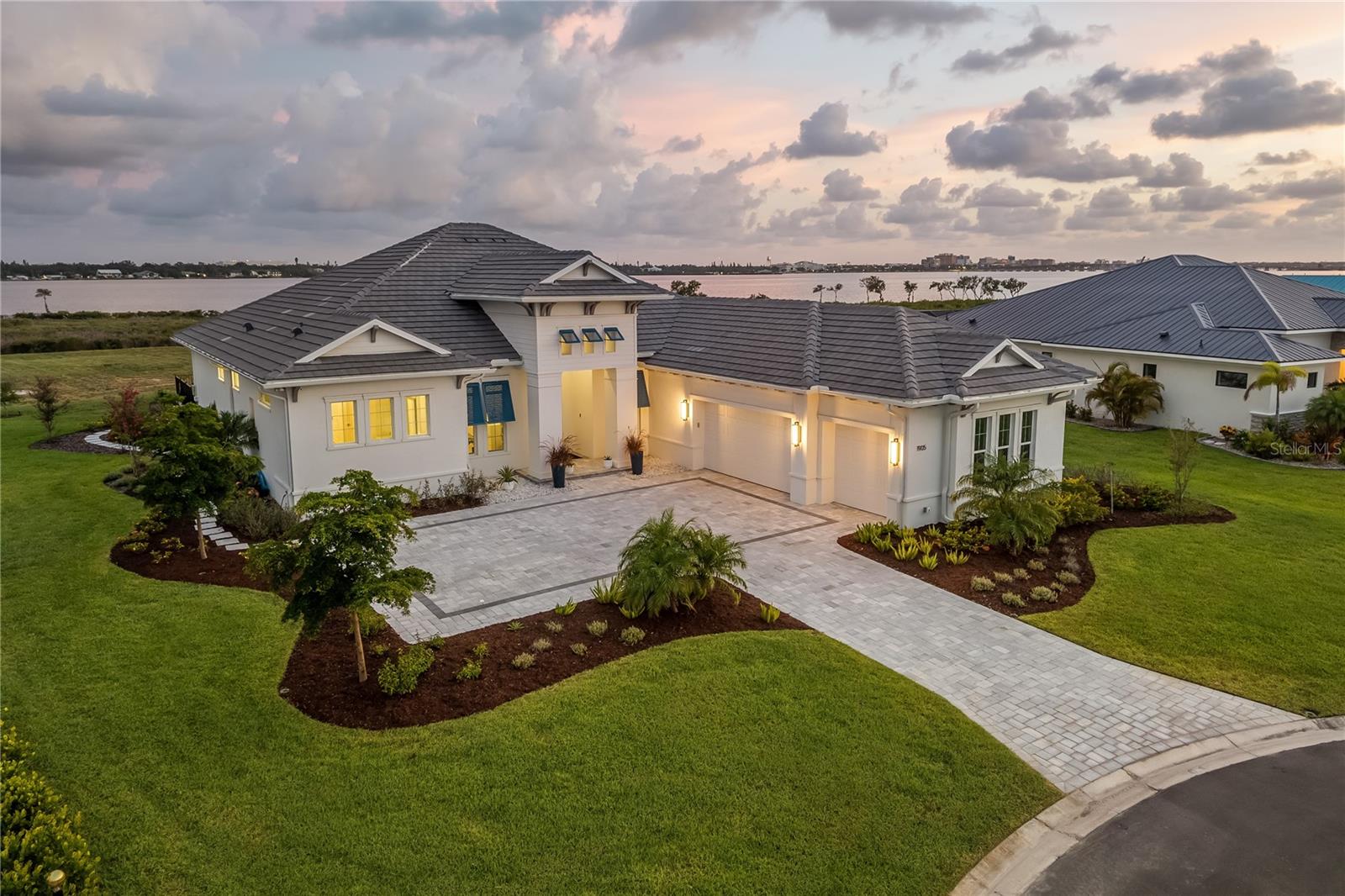 SANCTUARY COVE - Residential
