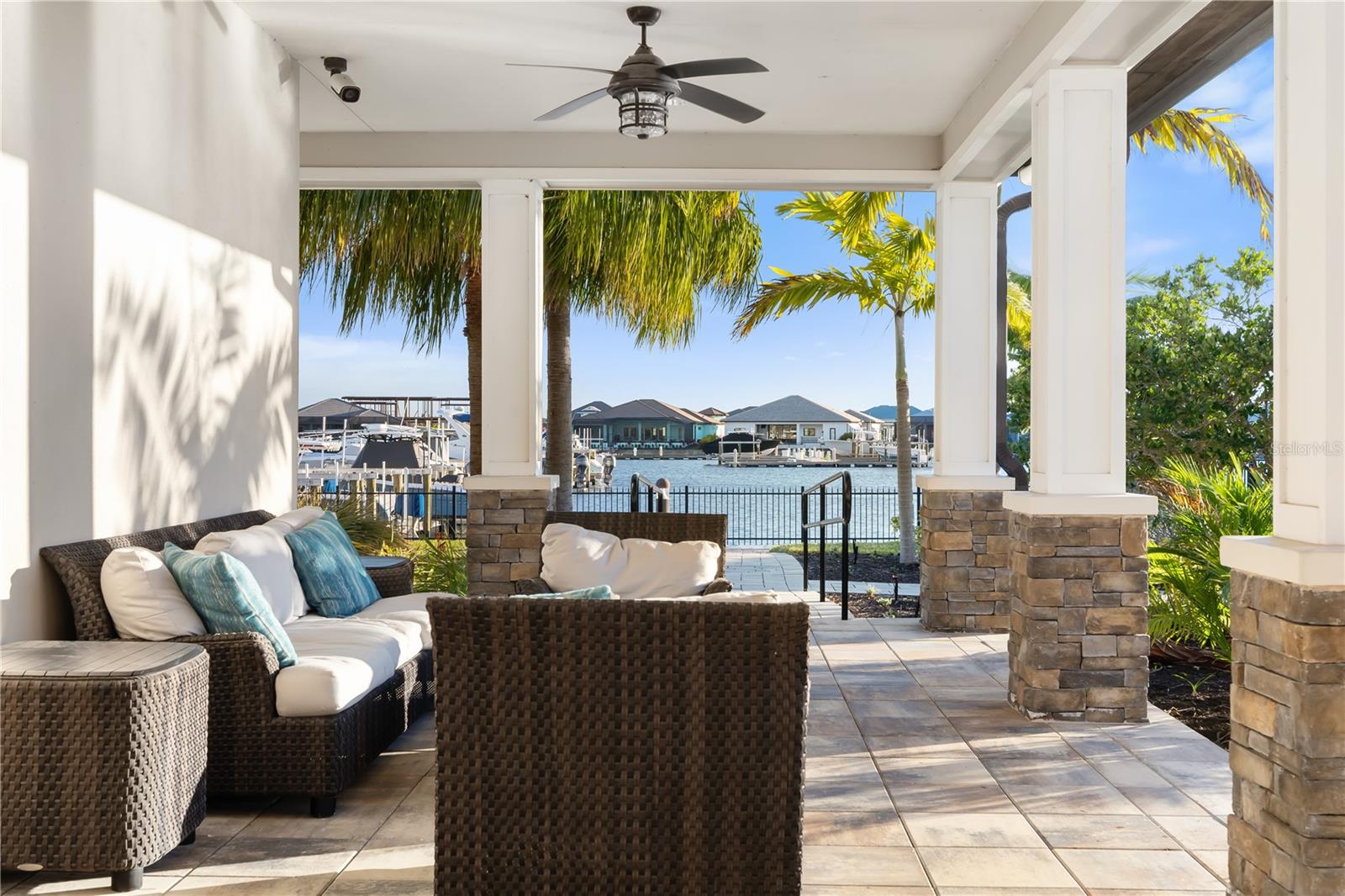 SANCTUARY COVE - Residential
