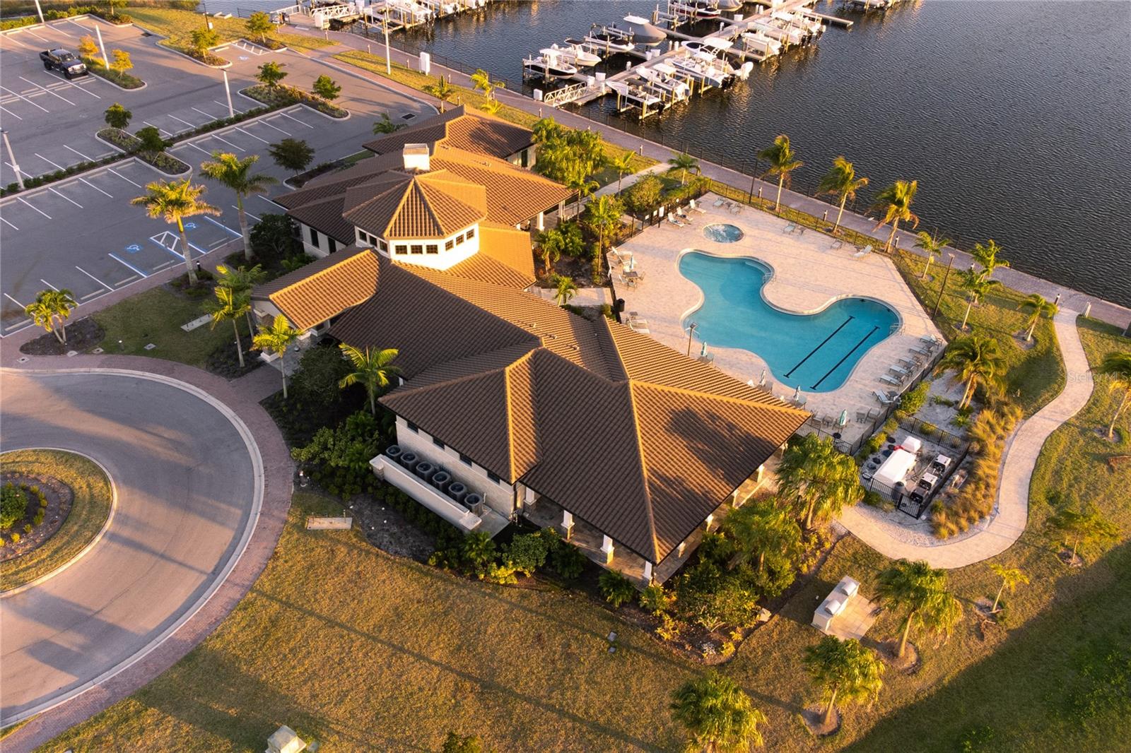 SANCTUARY COVE - Residential
