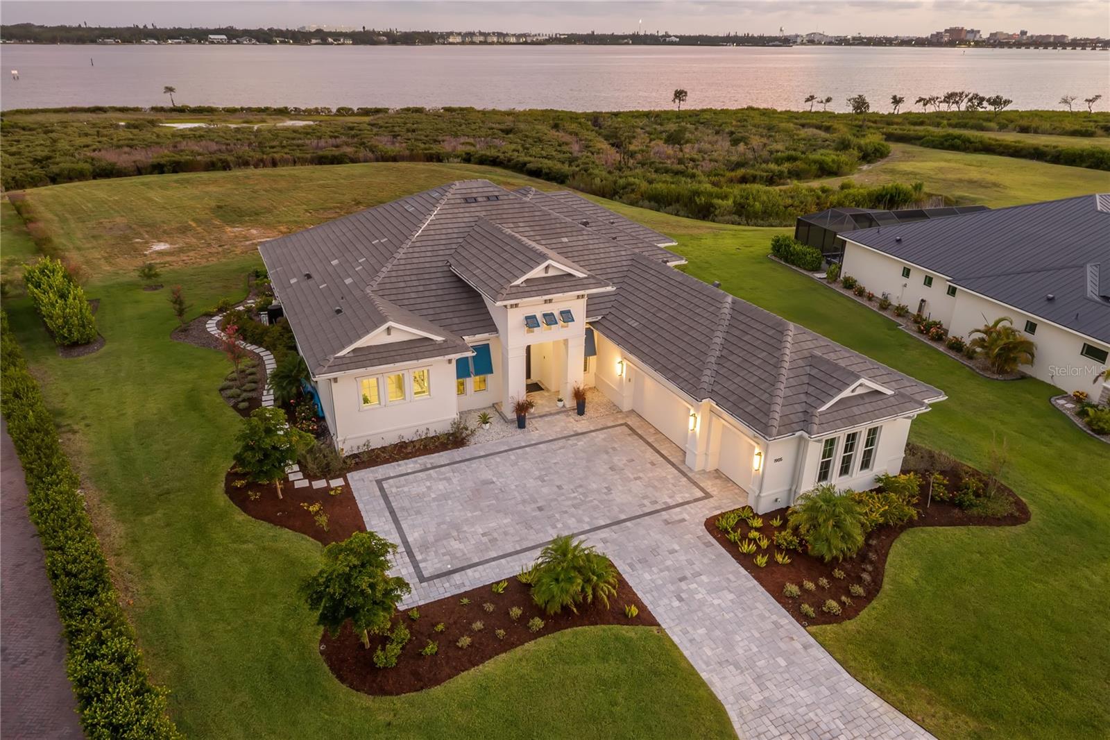 SANCTUARY COVE - Residential