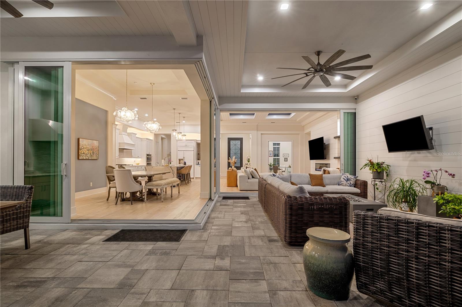 SANCTUARY COVE - Residential