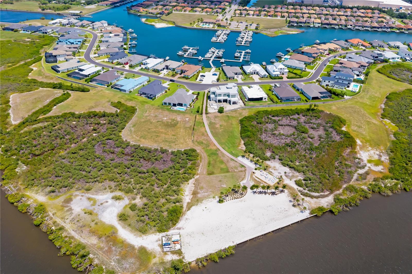 SANCTUARY COVE - Residential