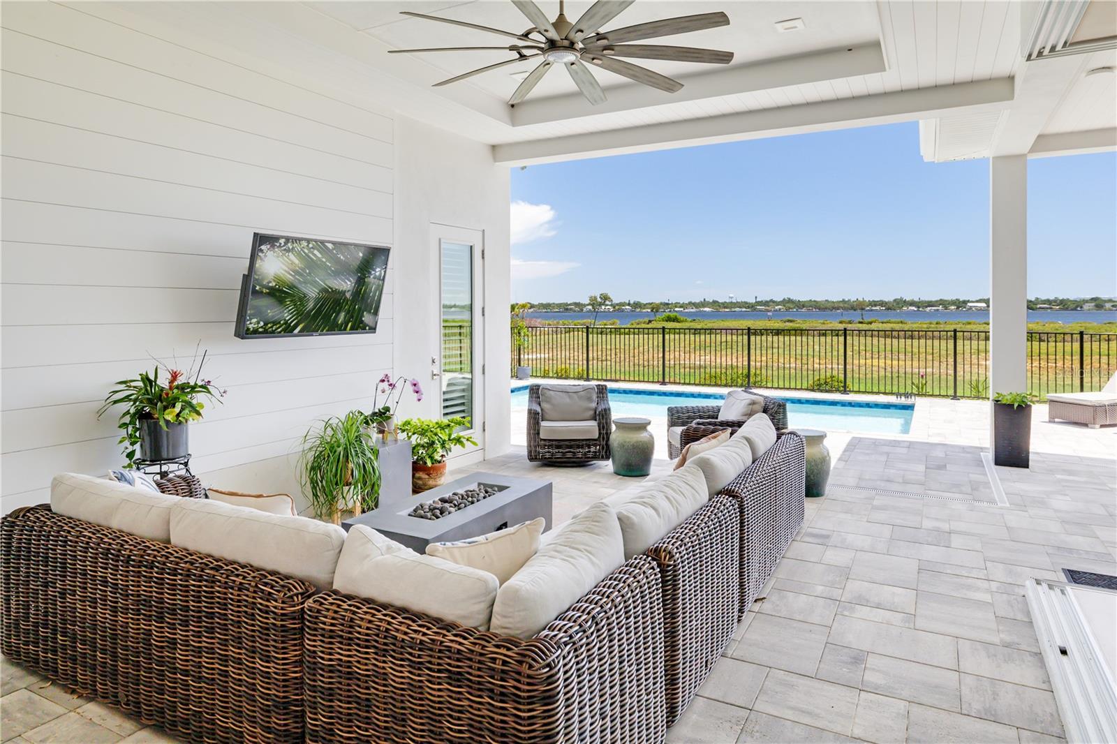 SANCTUARY COVE - Residential