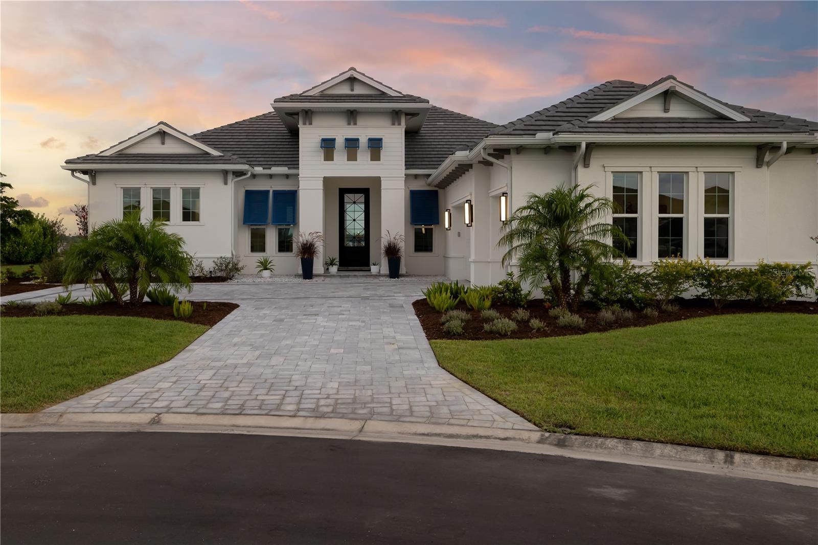 SANCTUARY COVE - Residential