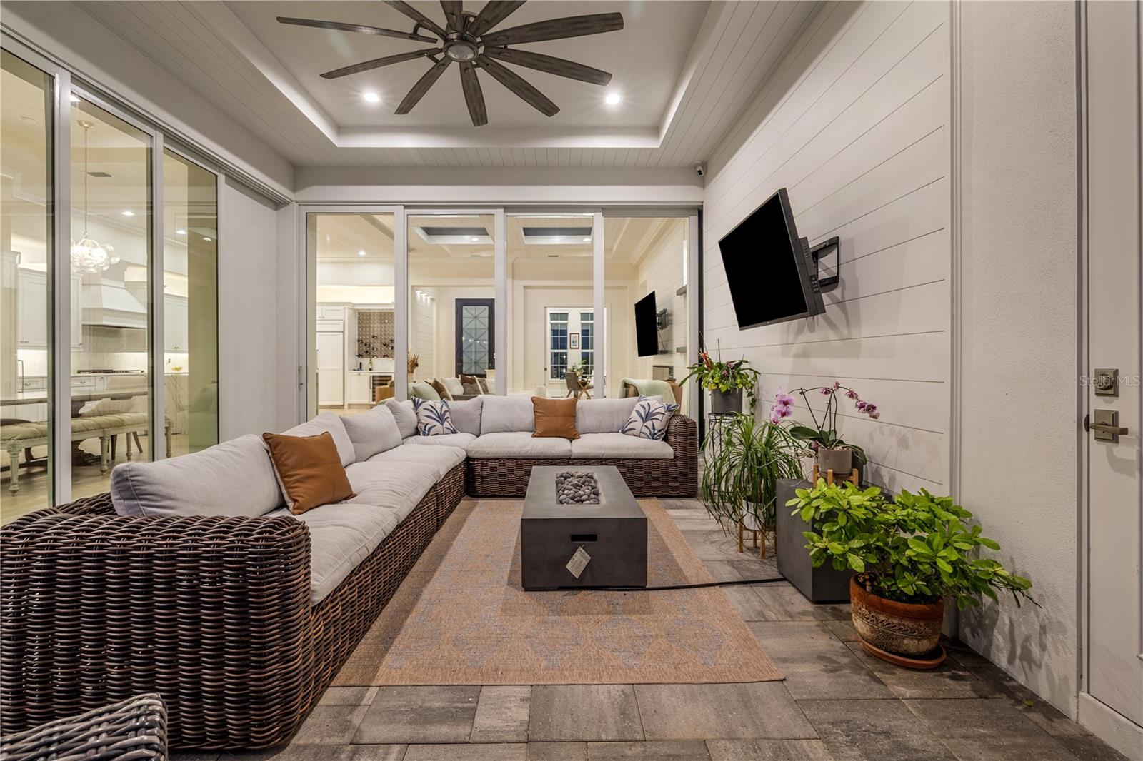 SANCTUARY COVE - Residential
