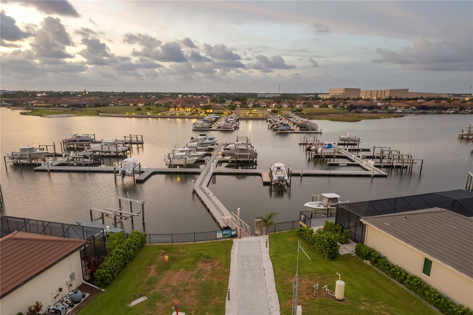 SANCTUARY COVE - Residential