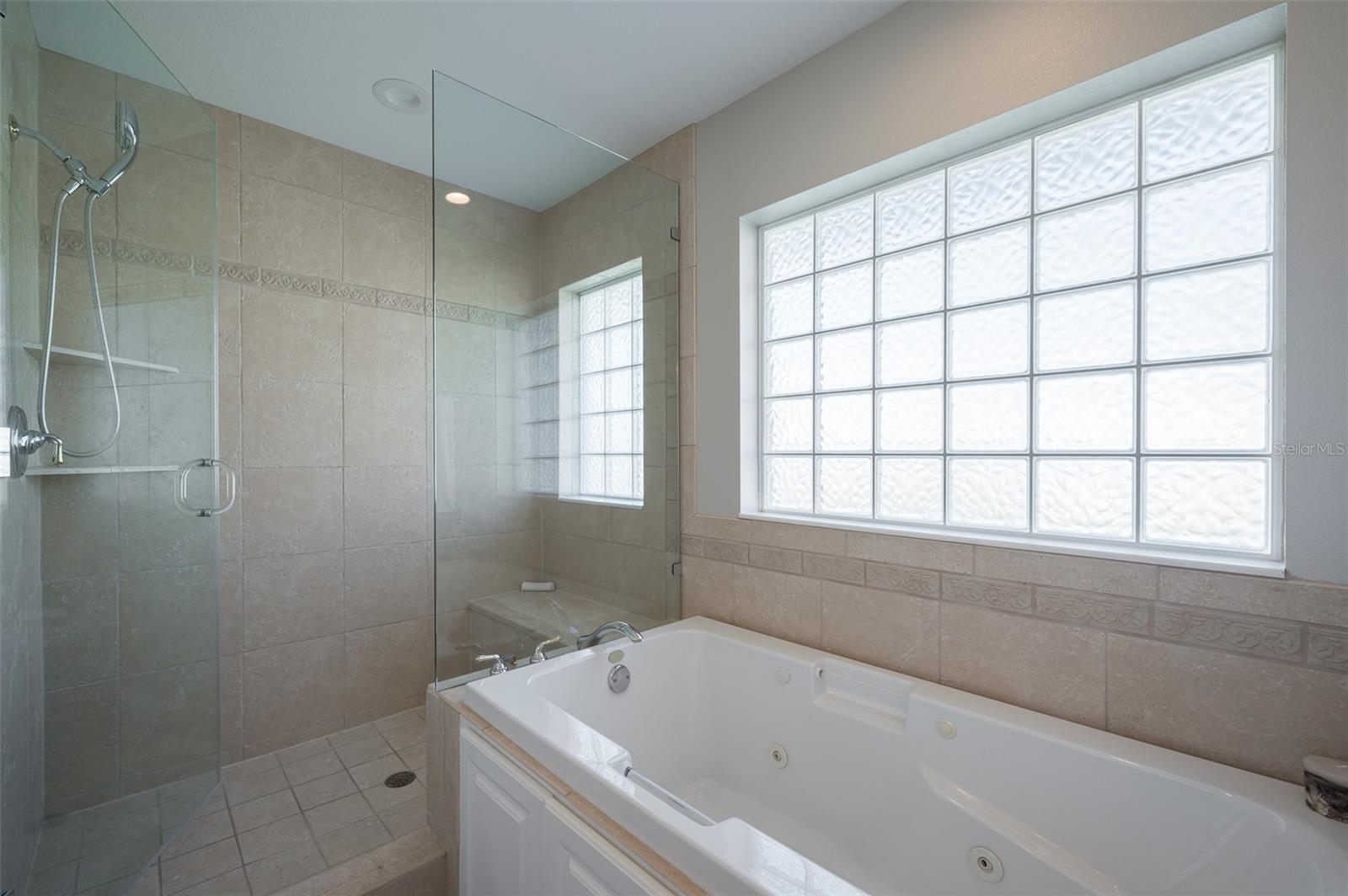COUNTRY CLUB SHORES SEC 1 - Residential