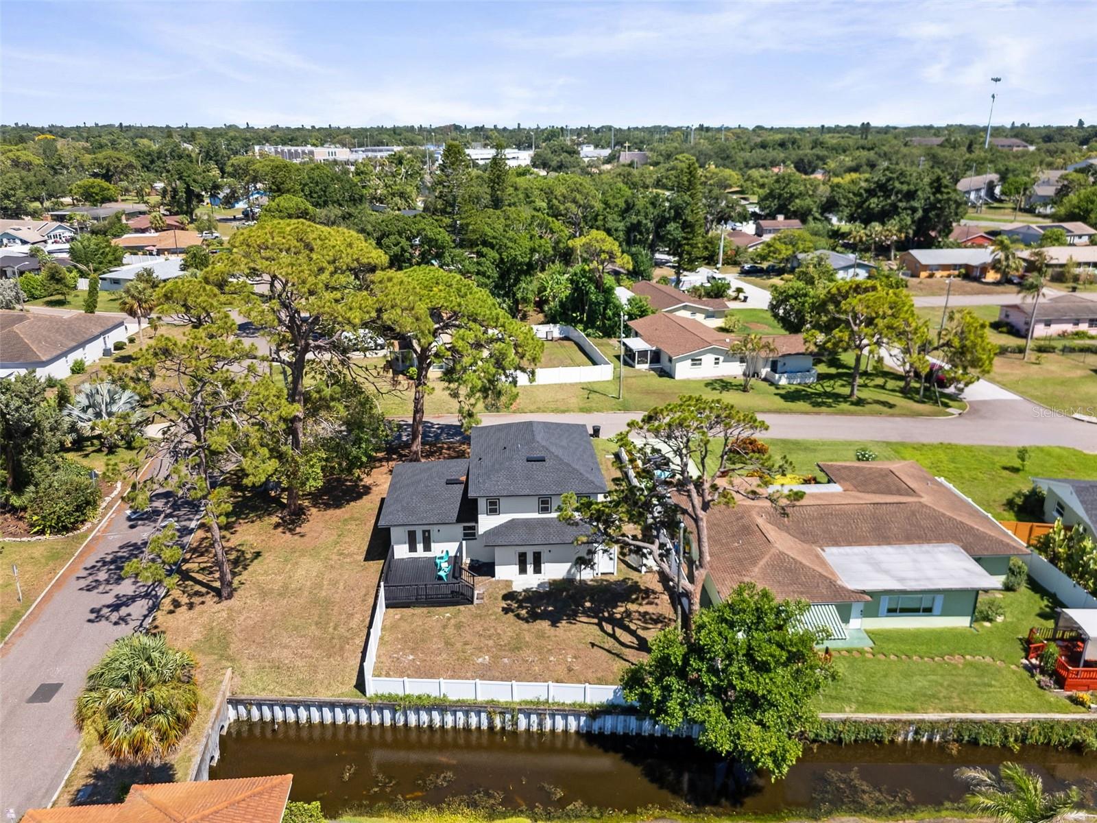 LAKEWOOD COUNTRY CLUB ESTATES SEC 1 - Residential