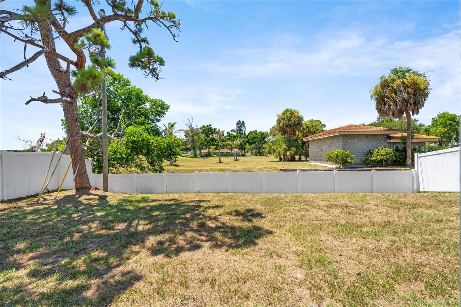 LAKEWOOD COUNTRY CLUB ESTATES SEC 1 - Residential