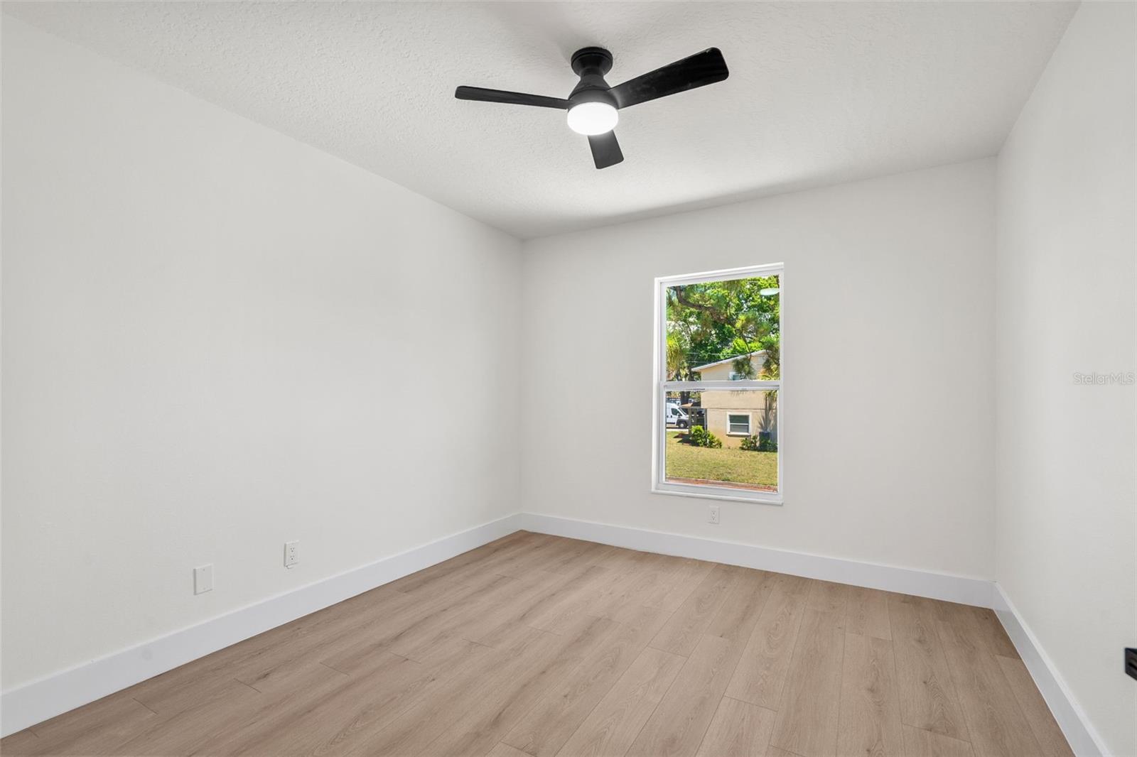 LAKEWOOD COUNTRY CLUB ESTATES SEC 1 - Residential