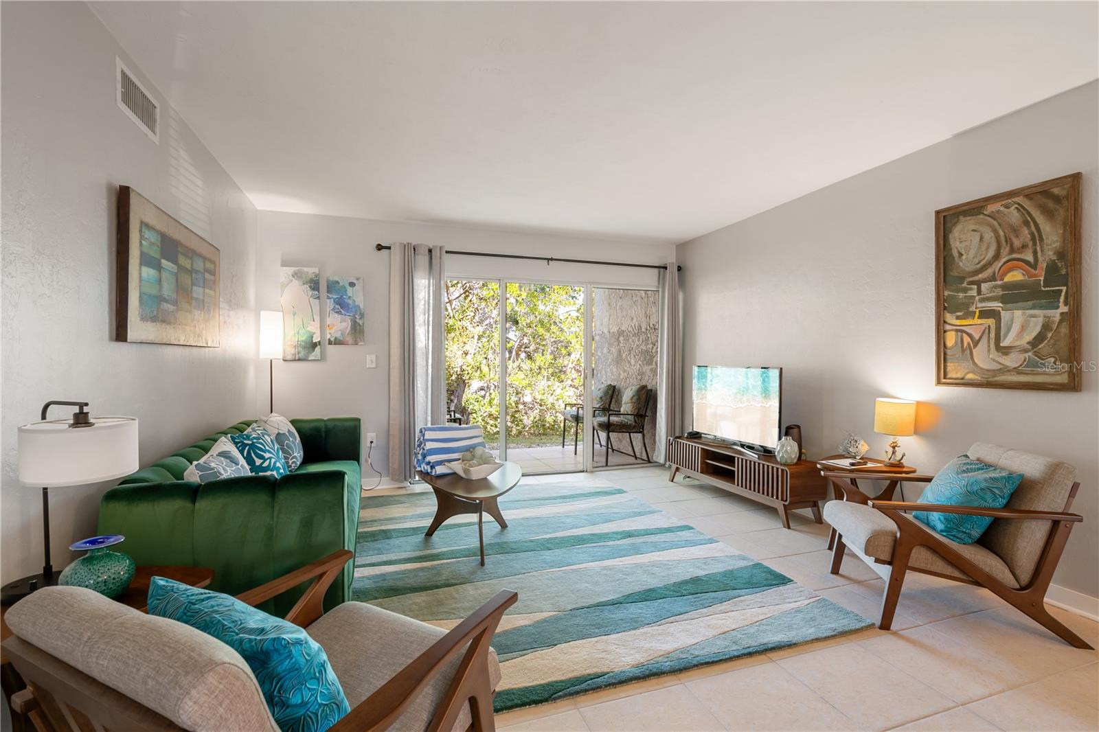 RUNAWAY BAY - Residential