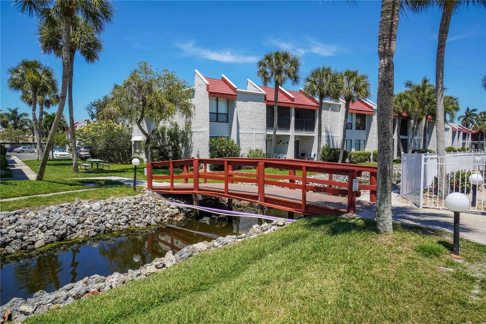 RUNAWAY BAY - Residential