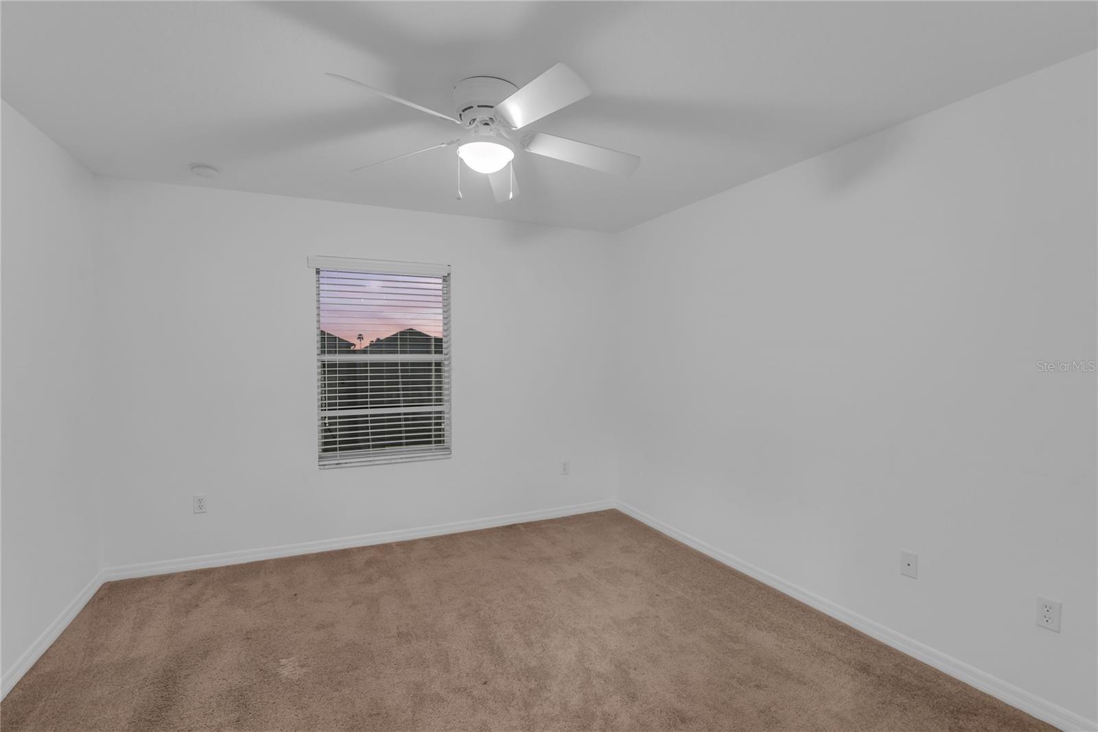 SIGNATURE LAKES PH 02 A B H I J - Residential Lease