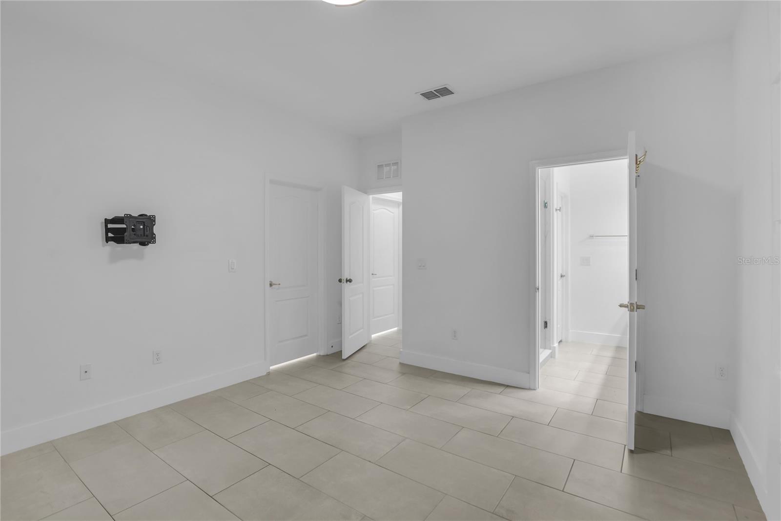 SIGNATURE LAKES PH 02 A B H I J - Residential Lease