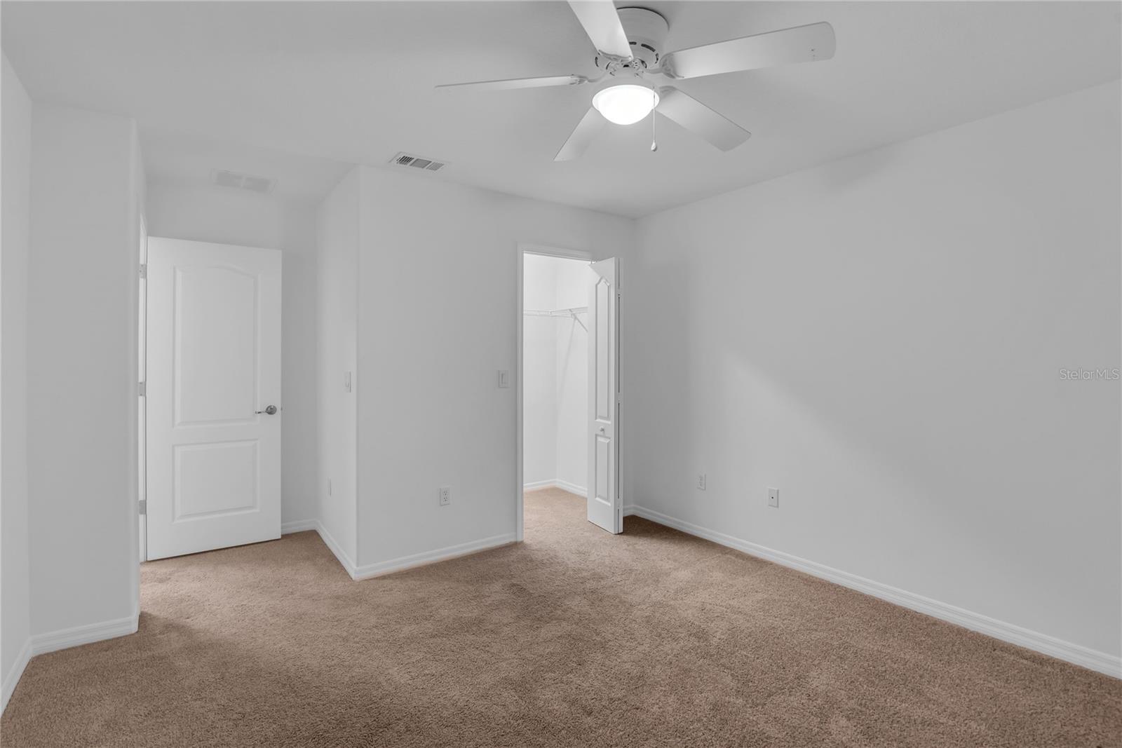 SIGNATURE LAKES PH 02 A B H I J - Residential Lease