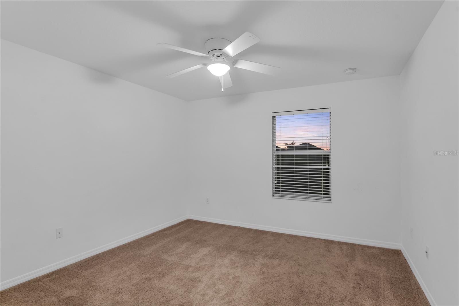 SIGNATURE LAKES PH 02 A B H I J - Residential Lease