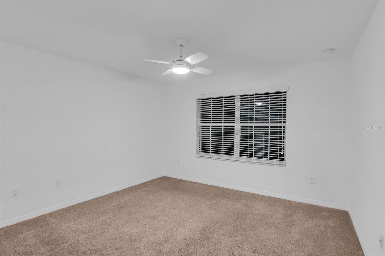 SIGNATURE LAKES PH 02 A B H I J - Residential Lease