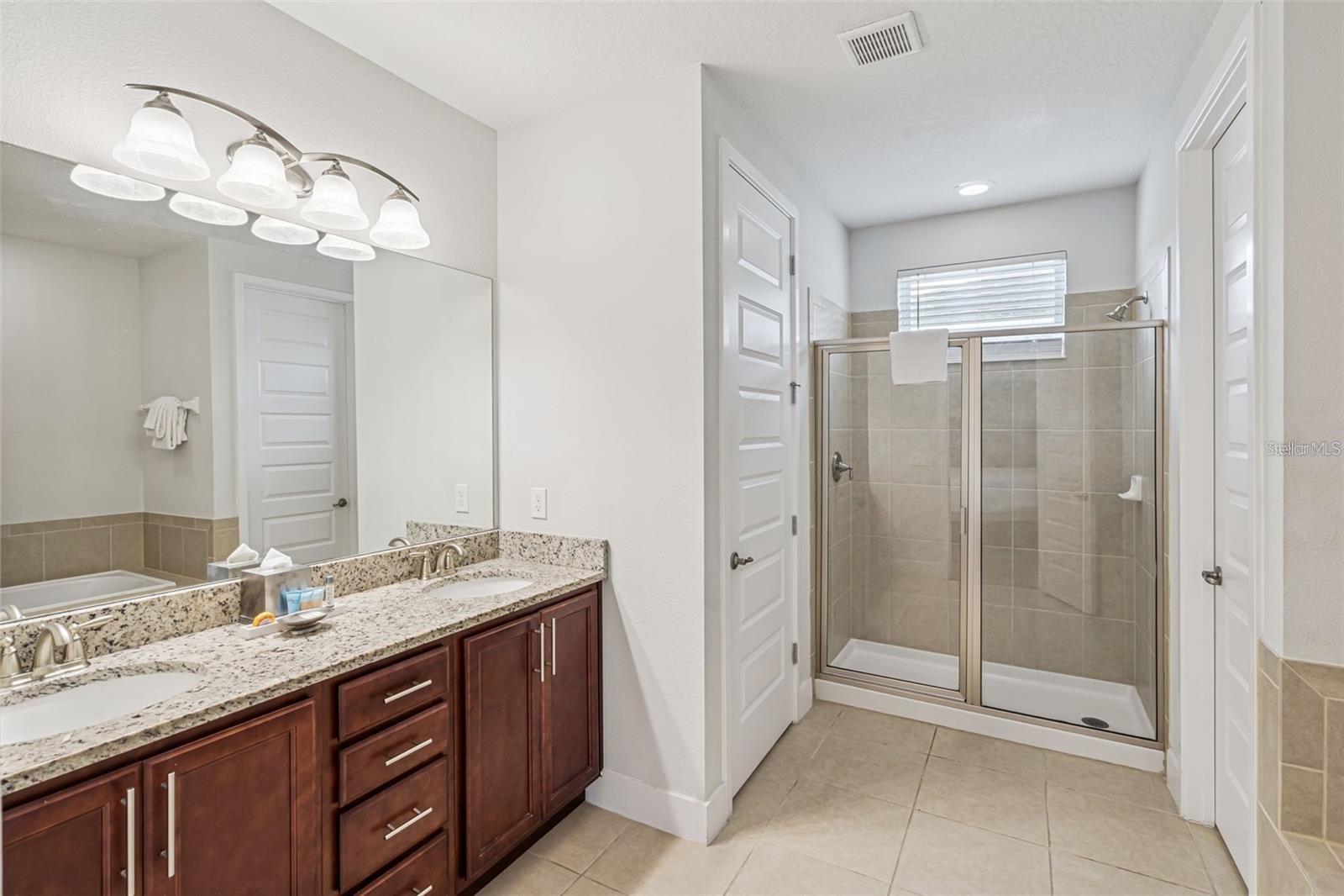 REUNION WEST PH 1 EAST - Residential Lease