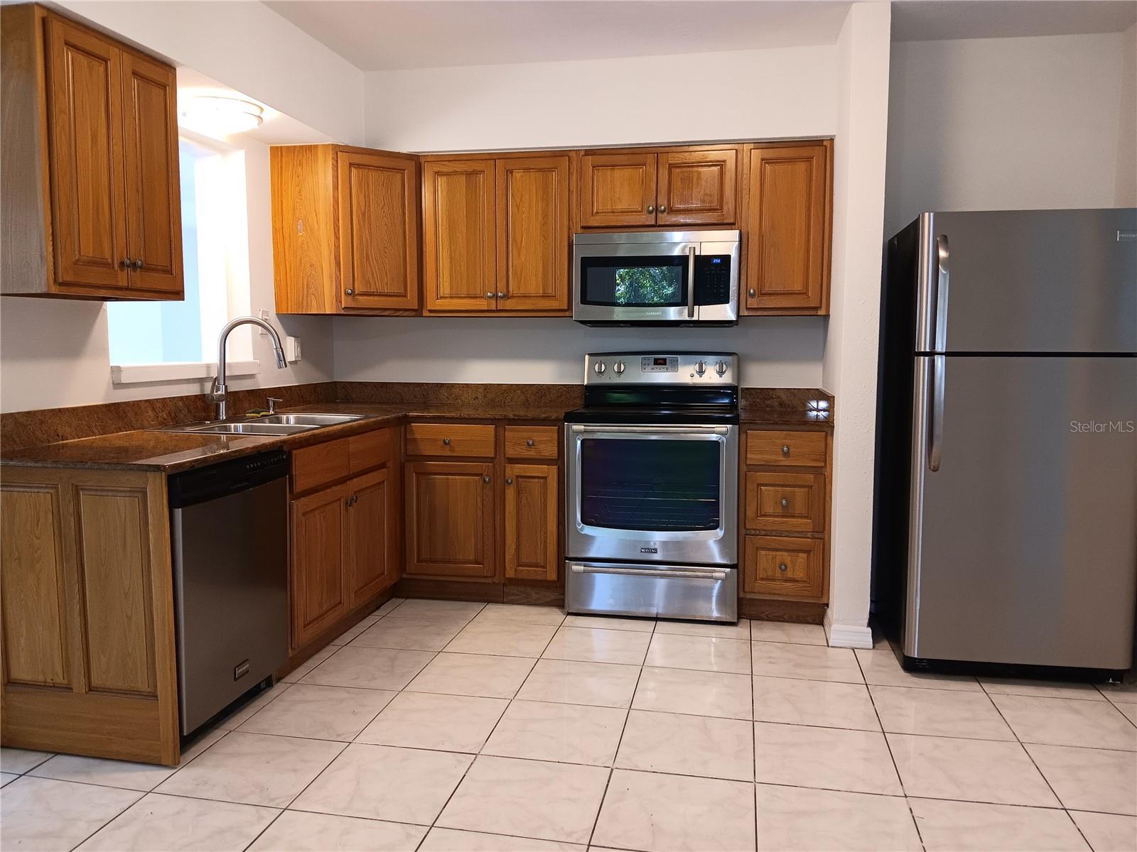 SUNILAND - Residential Lease