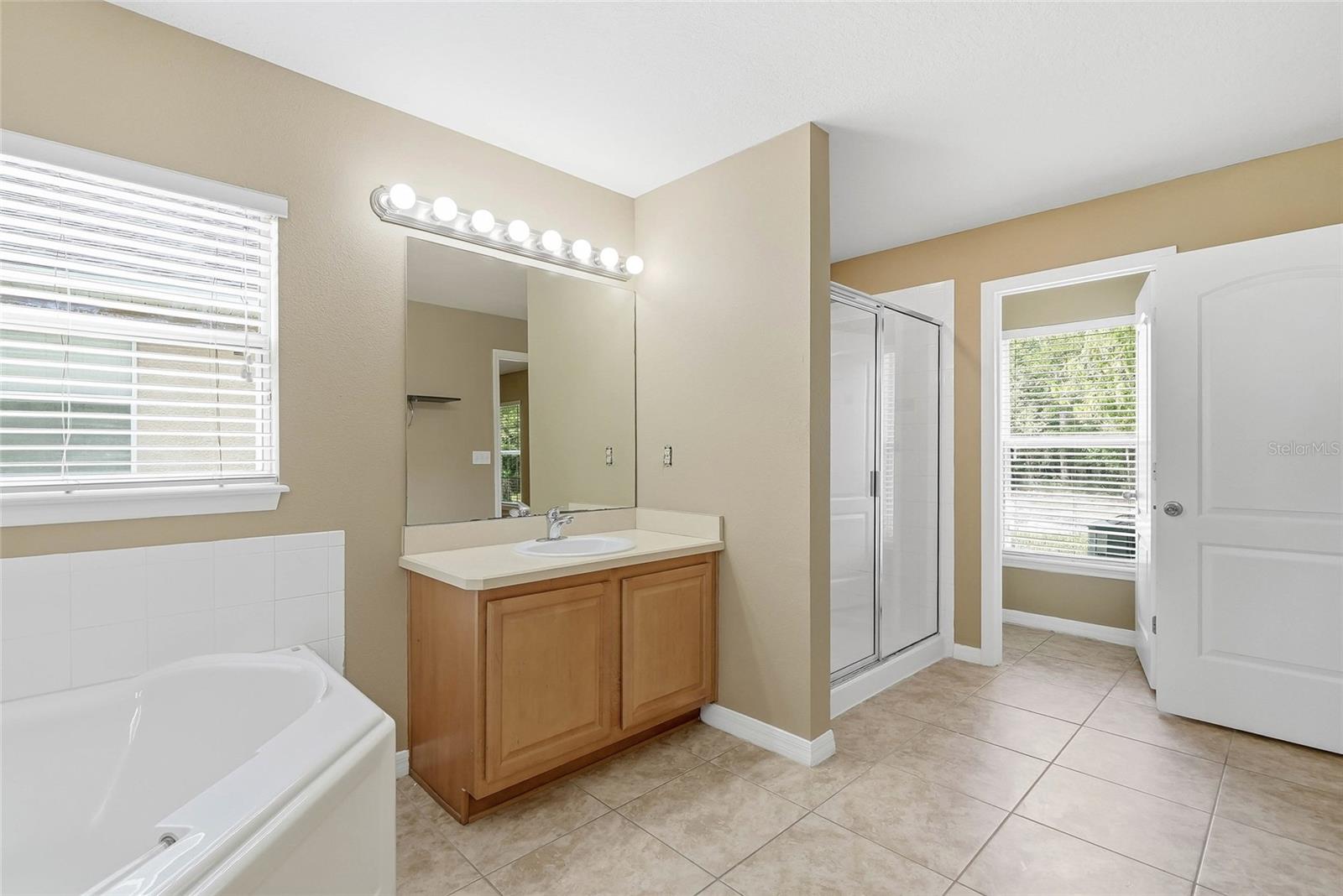 COLONY LAKES - Residential