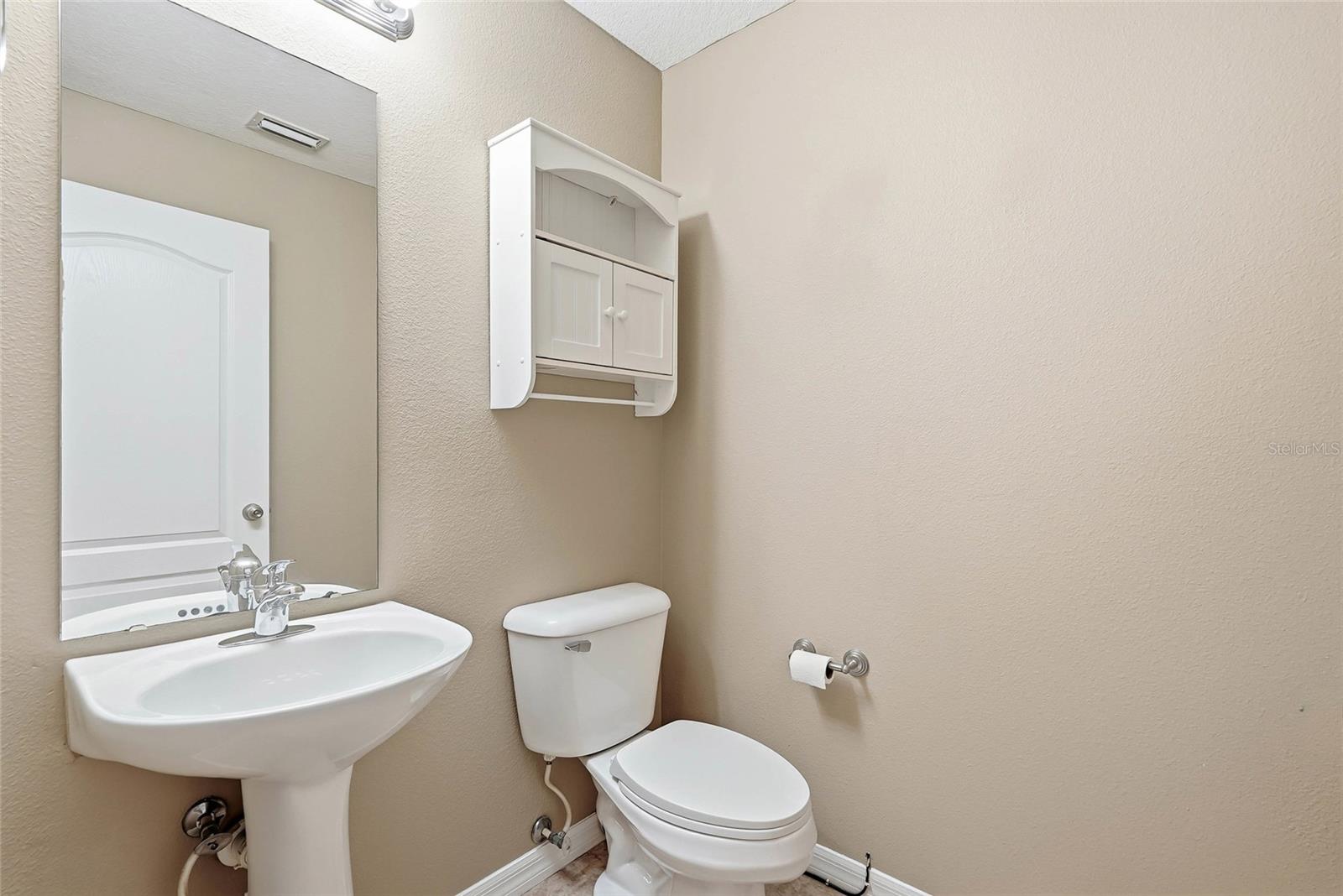 COLONY LAKES - Residential