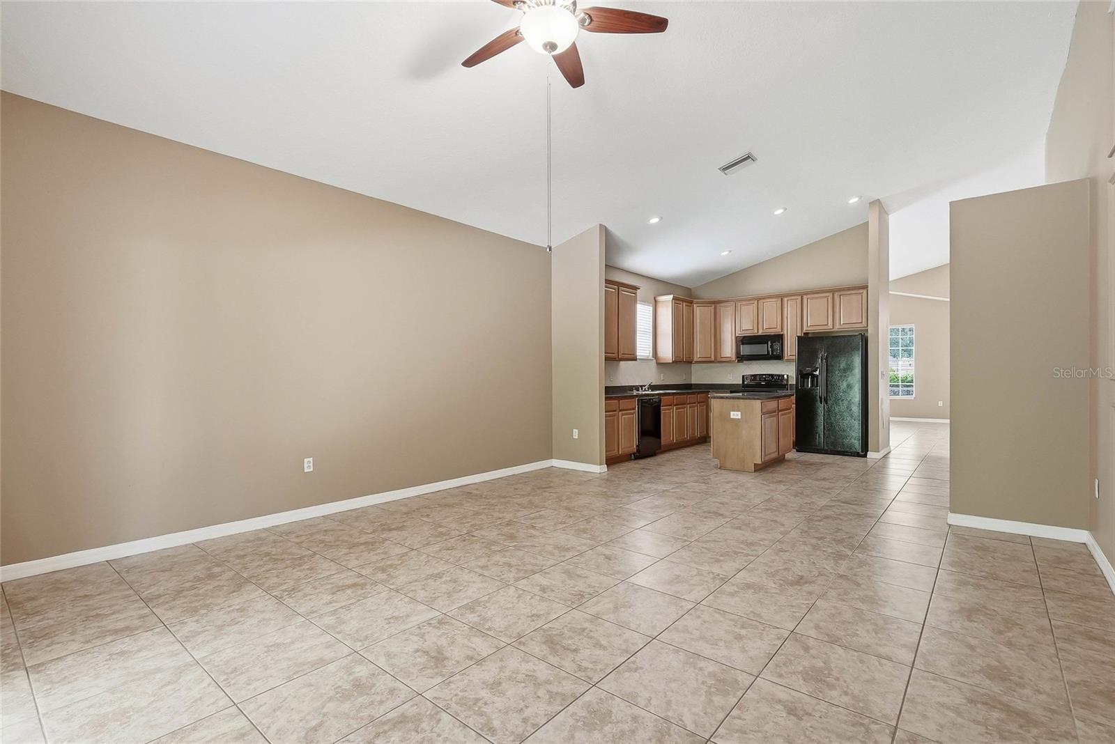 COLONY LAKES - Residential