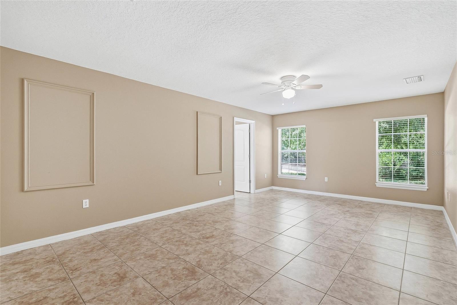COLONY LAKES - Residential