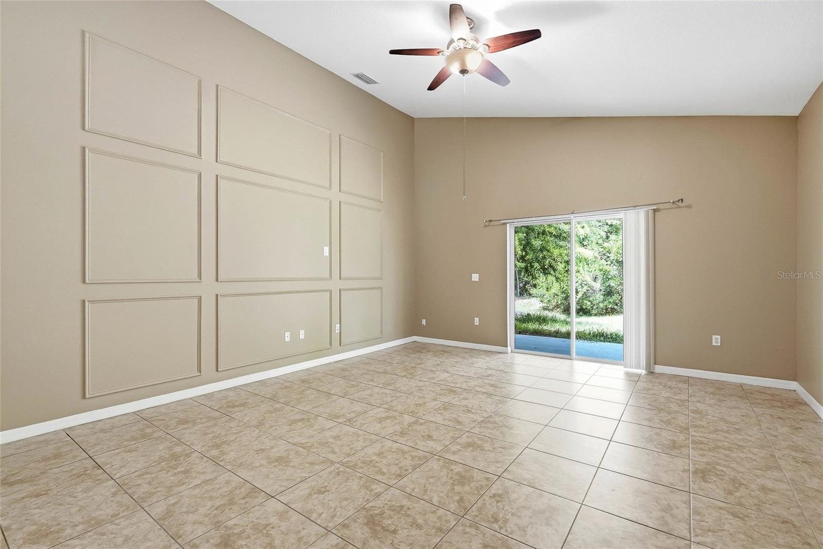 COLONY LAKES - Residential