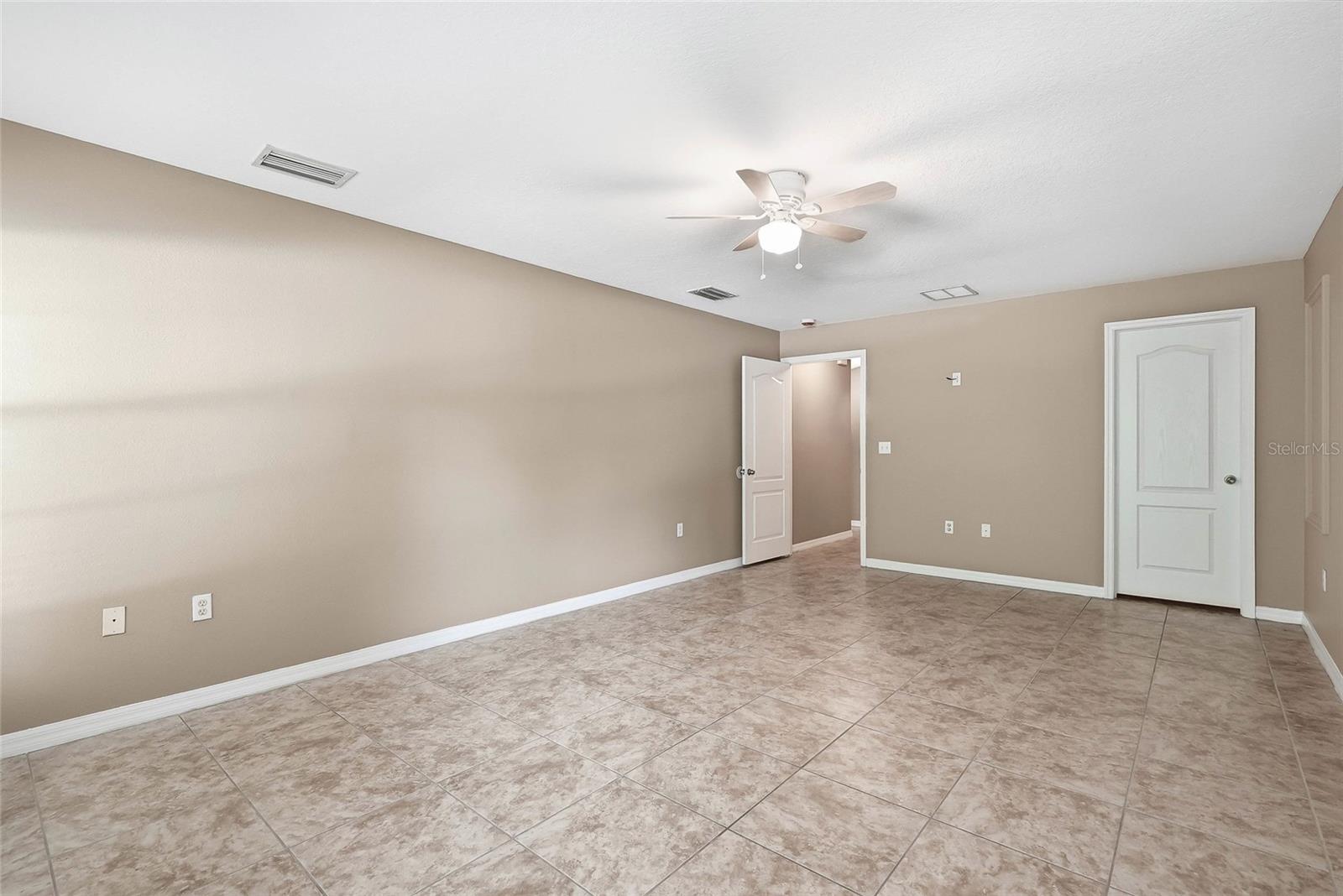 COLONY LAKES - Residential