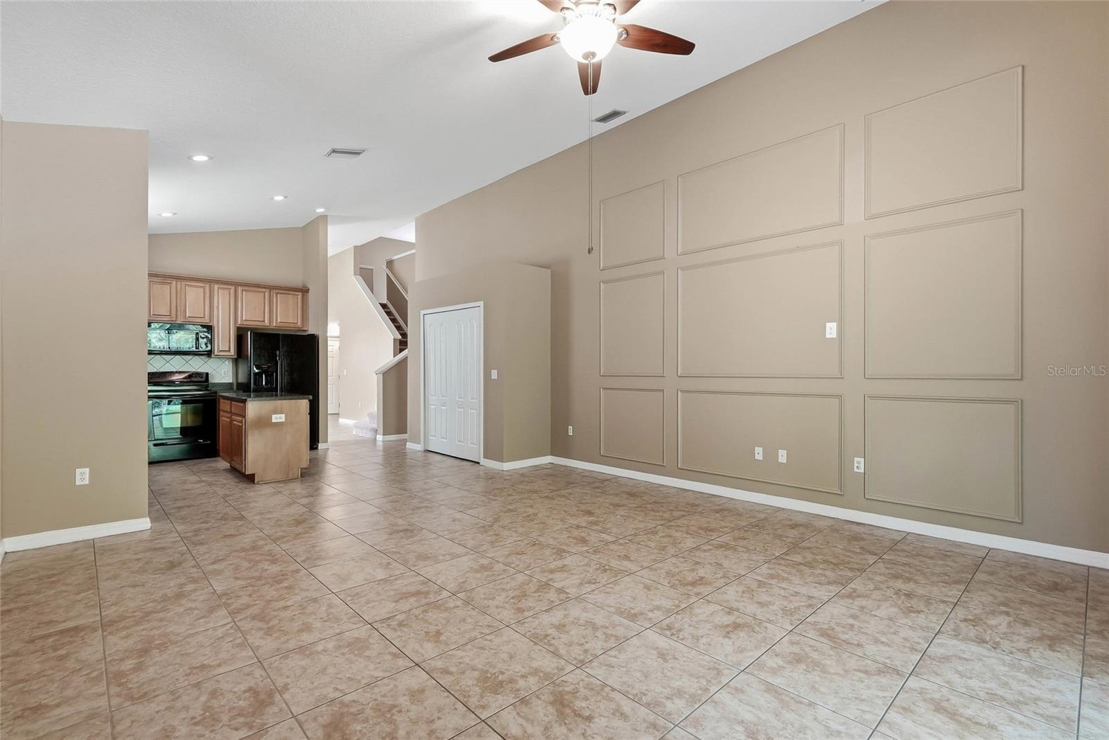 COLONY LAKES - Residential