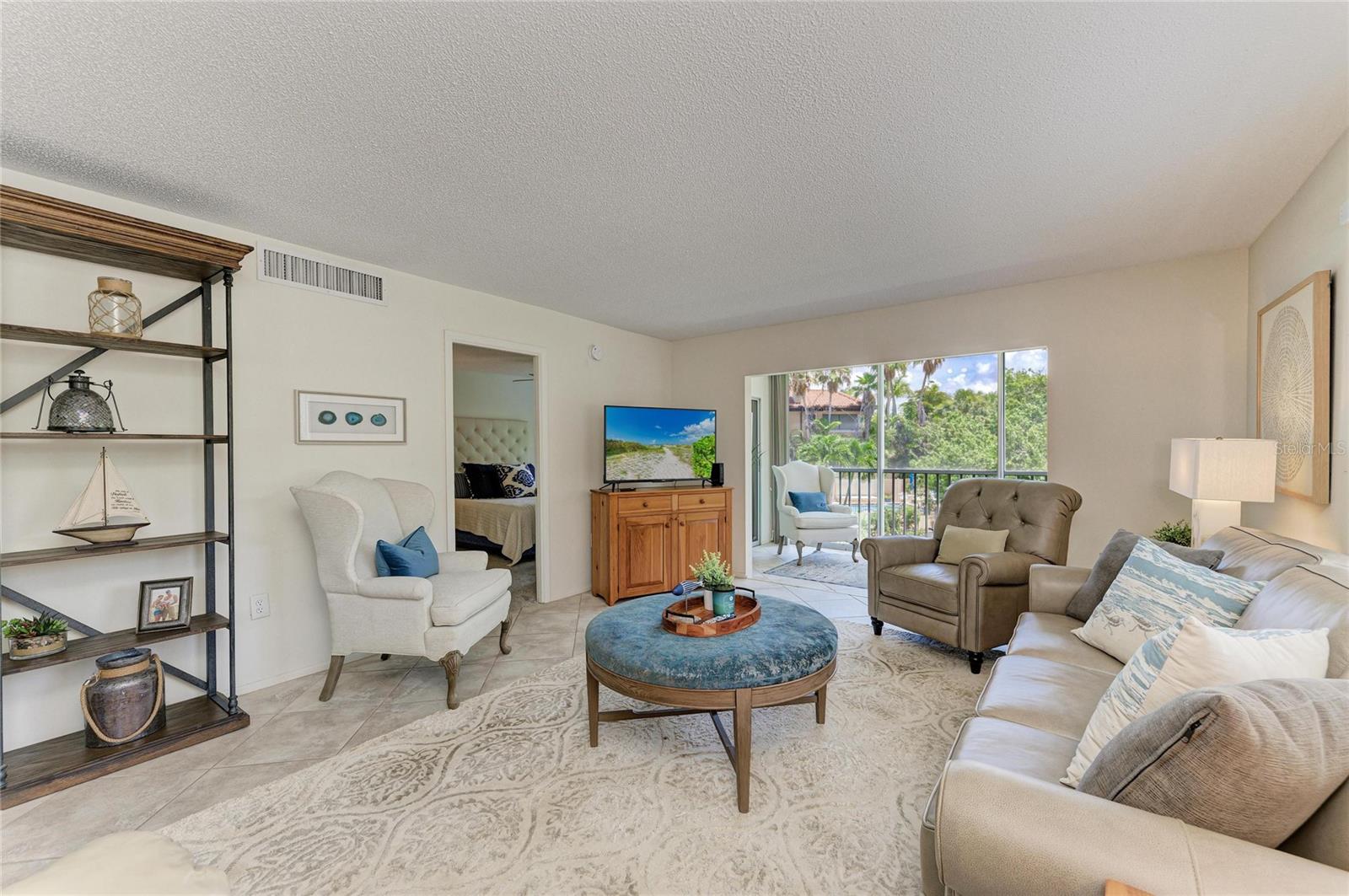 BAY TREE CLUB - Residential