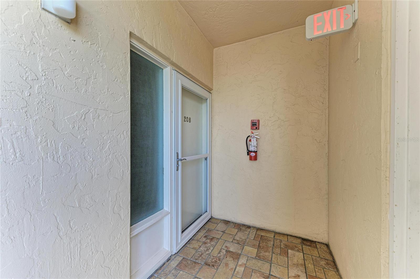 BAY TREE CLUB - Residential