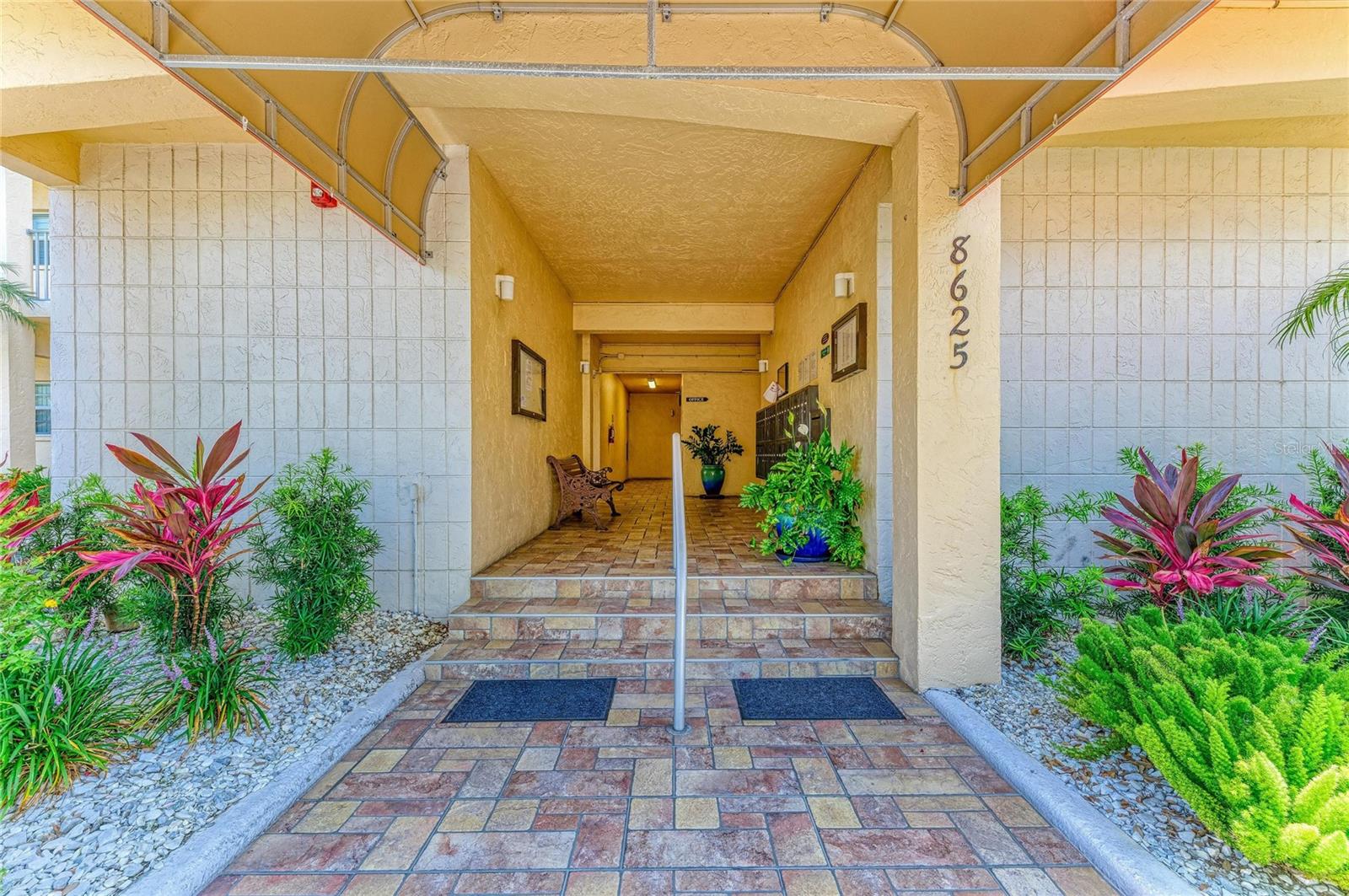 BAY TREE CLUB - Residential