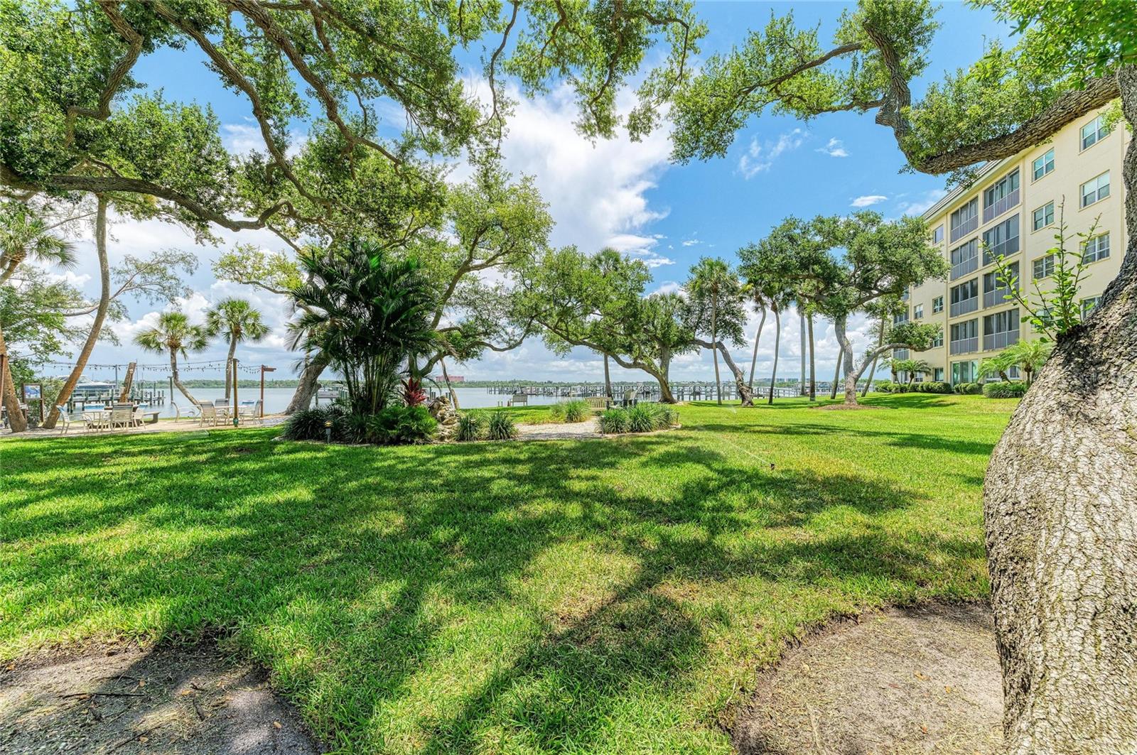 BAY TREE CLUB - Residential