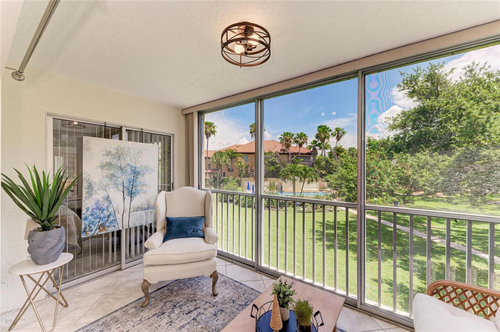 BAY TREE CLUB - Residential
