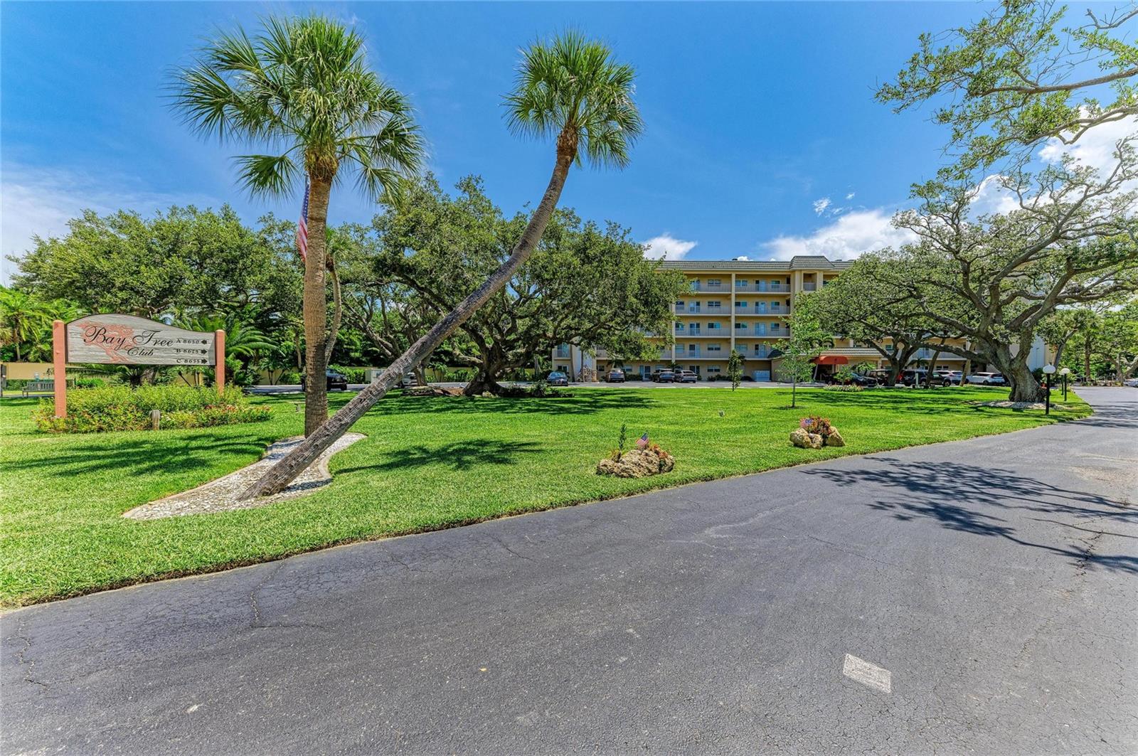 BAY TREE CLUB - Residential