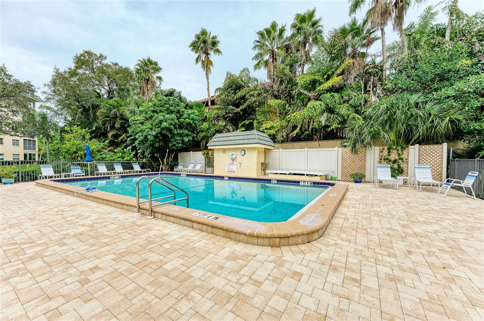 BAY TREE CLUB - Residential