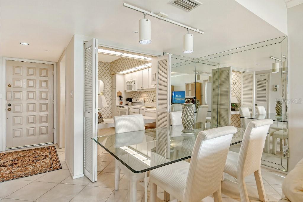 SEAPLACE V - Residential