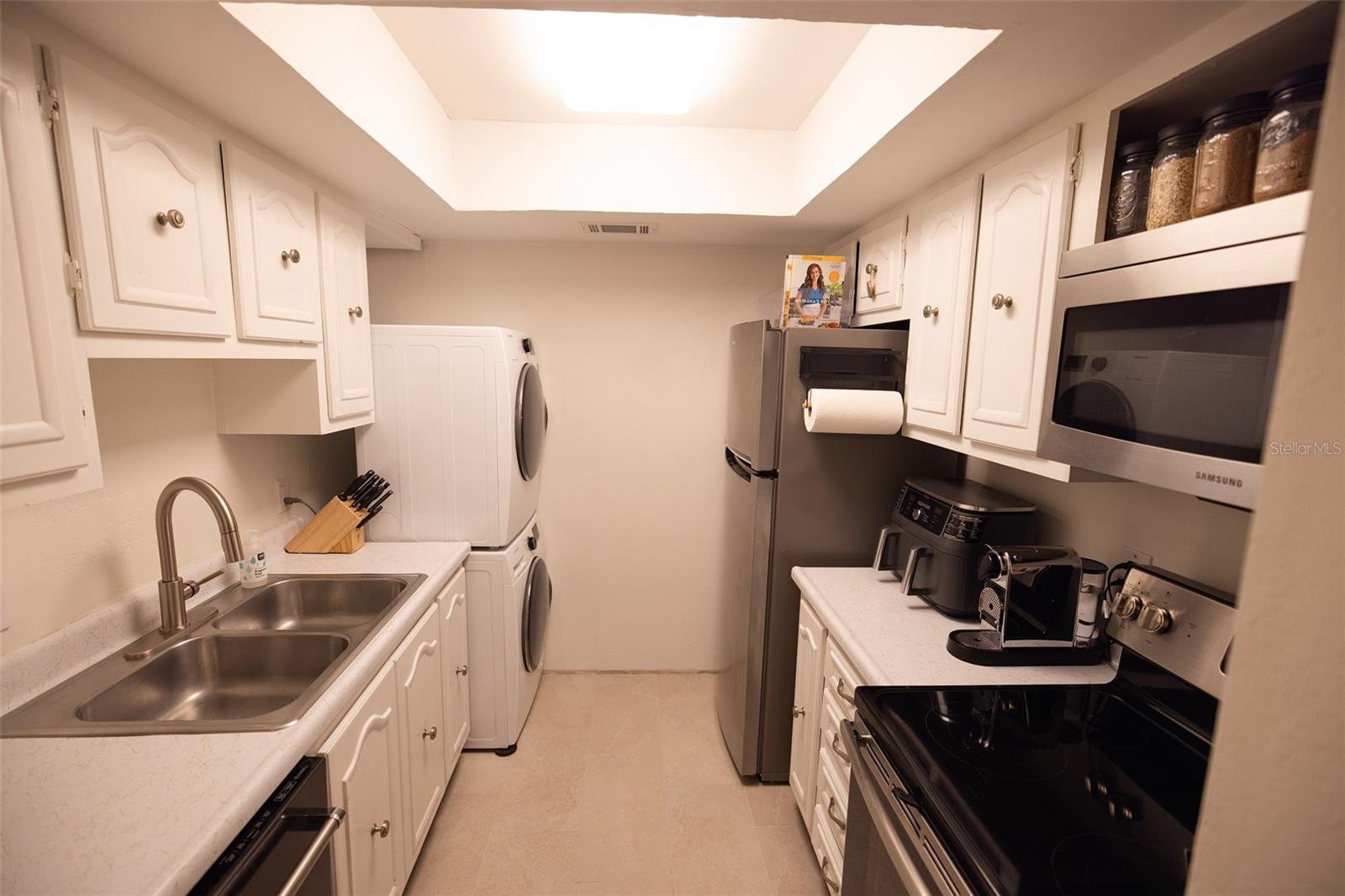 SANDLEWOOD CONDO - Residential